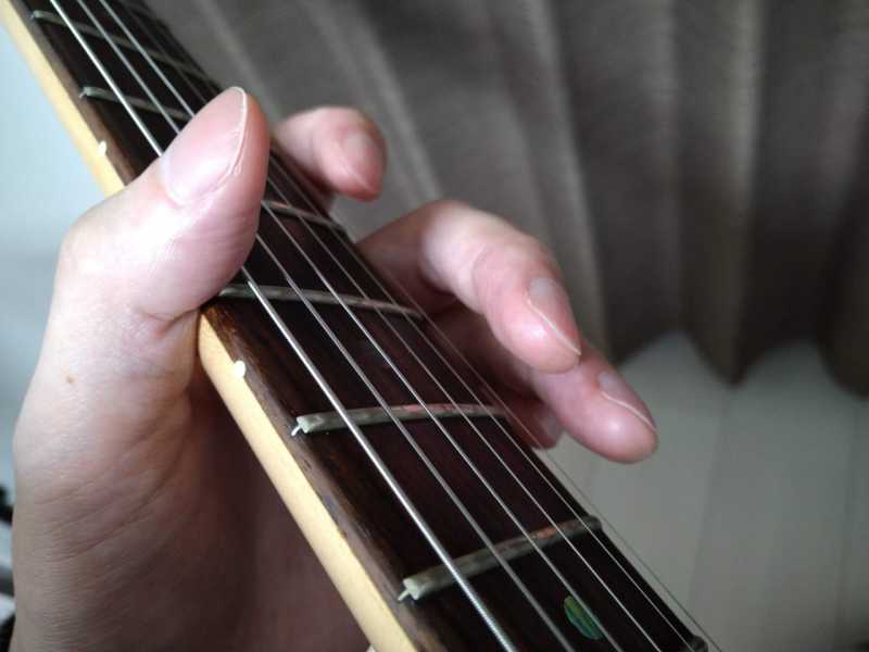 ギターのタッピング奏法の弾き方と基礎練習の方法 入門編 Issy9174 Official Web Site