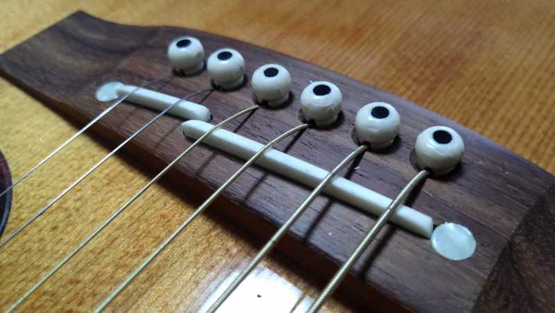 アコースティックギター（アコギ）の弦高を下げる方法