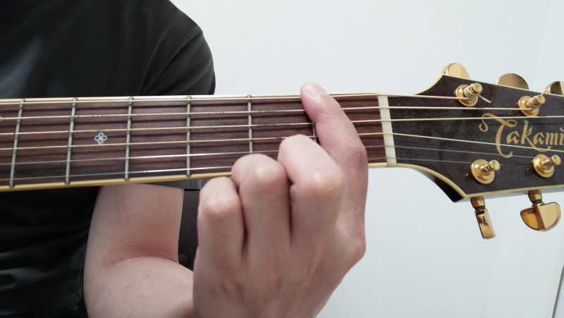 ギターのバレーコード（セーハコード）の押さえ方は人差し指の側面を使う