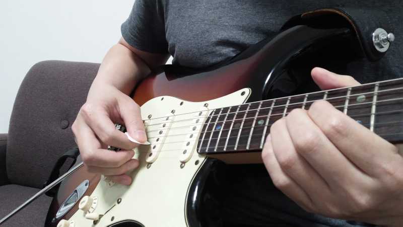 ギターのトレモロピッキングの右手のやり方