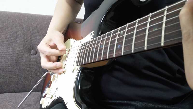 ギターのオルタネイトピッキングの右手のやり方
